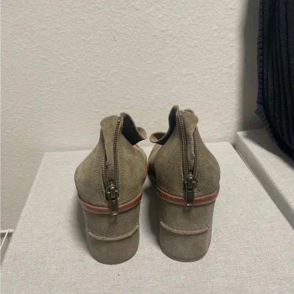 Ugg heels - Picture 7 of 7